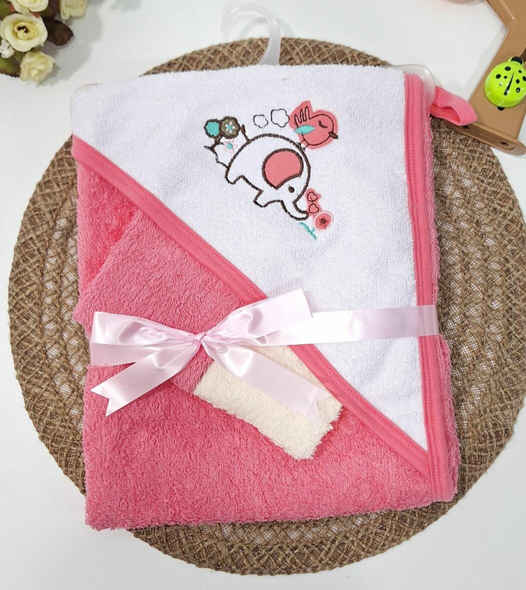 TOALLA C/CAPUCHA ROSA CON ELEFANTE Y PAJARITO
